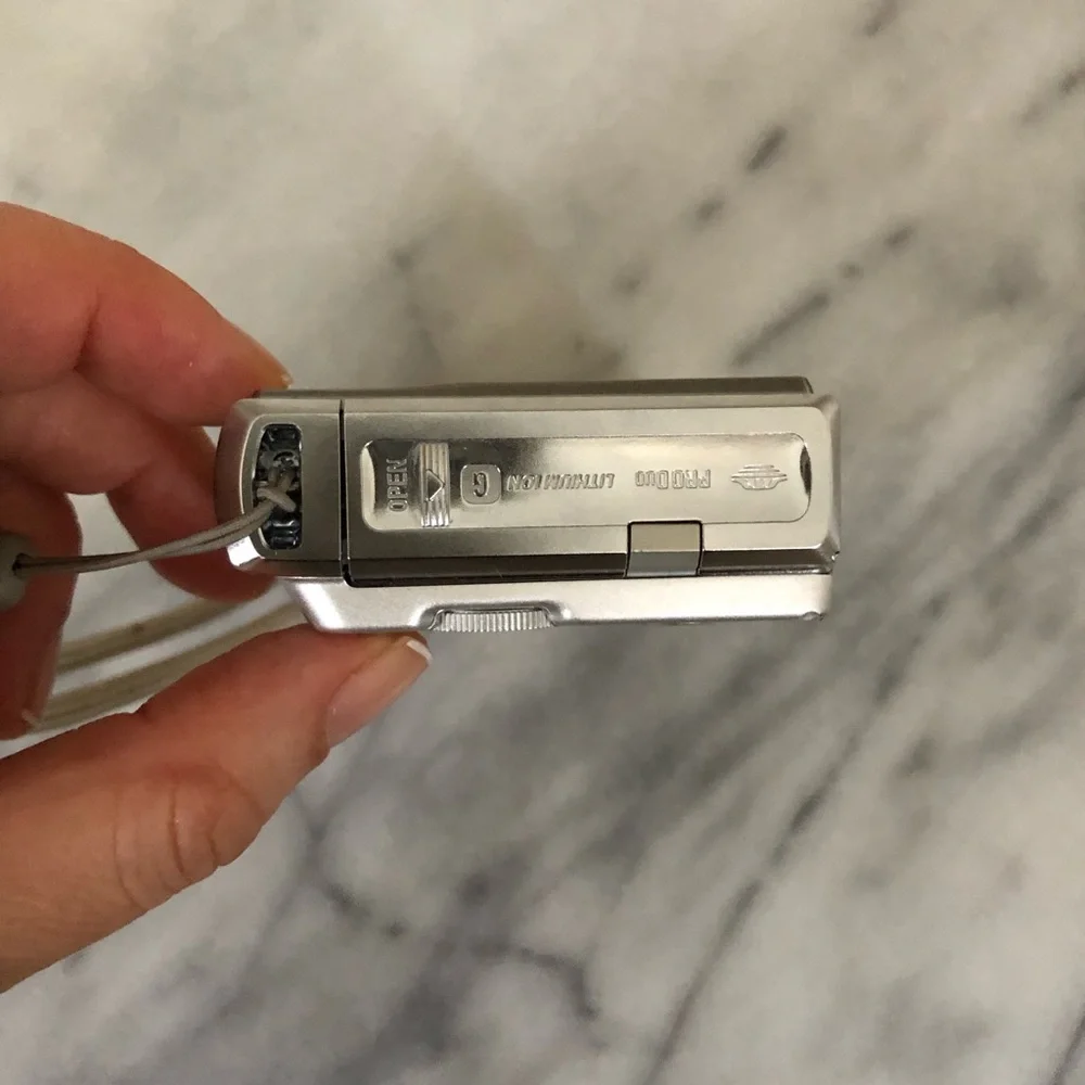 WORKS Sony Silver Cyber-shot Compact Digital Camera with Wrist Strap